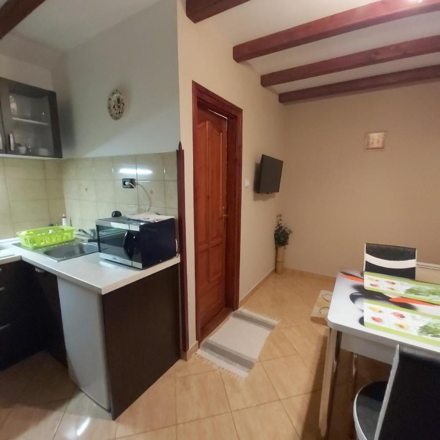 Melinda Nyaralohaz Apartment Балатонкенесе Екстериор снимка