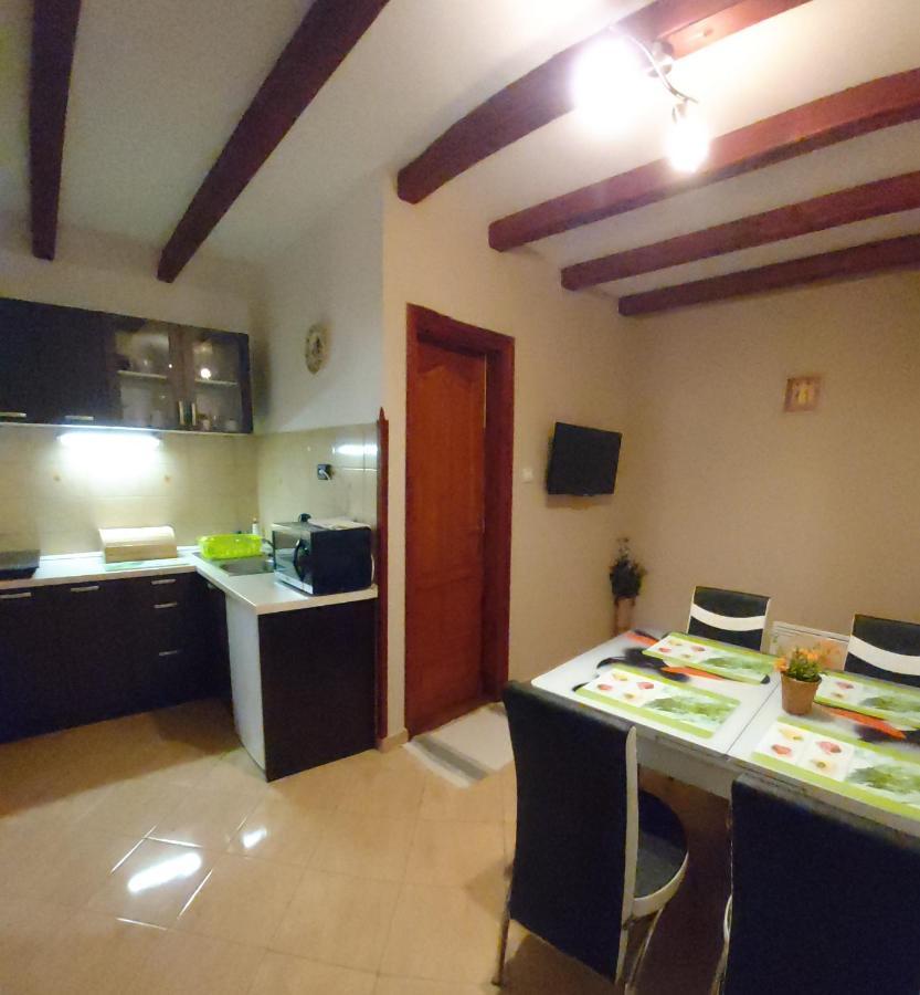 Melinda Nyaralohaz Apartment Балатонкенесе Екстериор снимка
